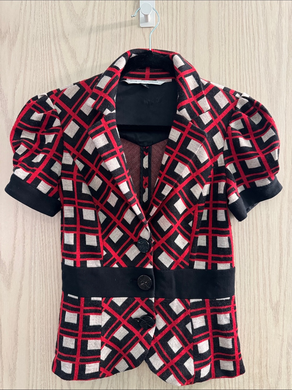 Diane Von Furstenberg , size 4 Red Black White Geometric Short Sleeve Blazer